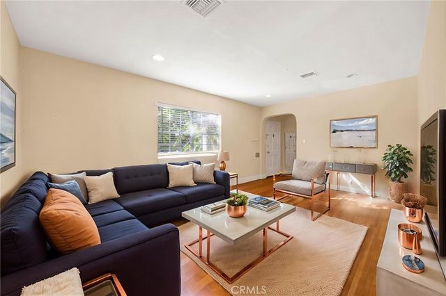 6912 Cedros Avenue, Van Nuys, CA 91405