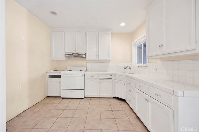 6912 Cedros Avenue, Van Nuys, CA 91405