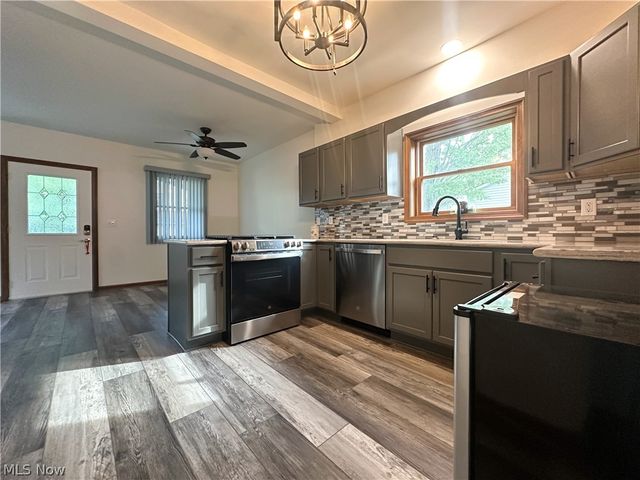 78 Helen Avenue, Niles, OH 44446