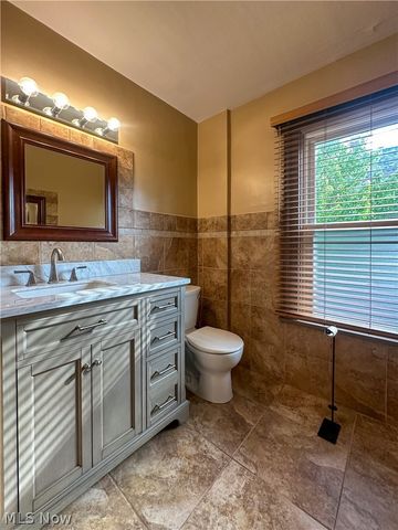 78 Helen Avenue, Niles, OH 44446