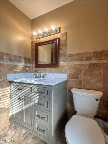 78 Helen Avenue, Niles, OH 44446