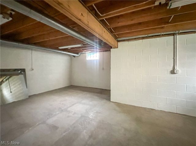 78 Helen Avenue, Niles, OH 44446
