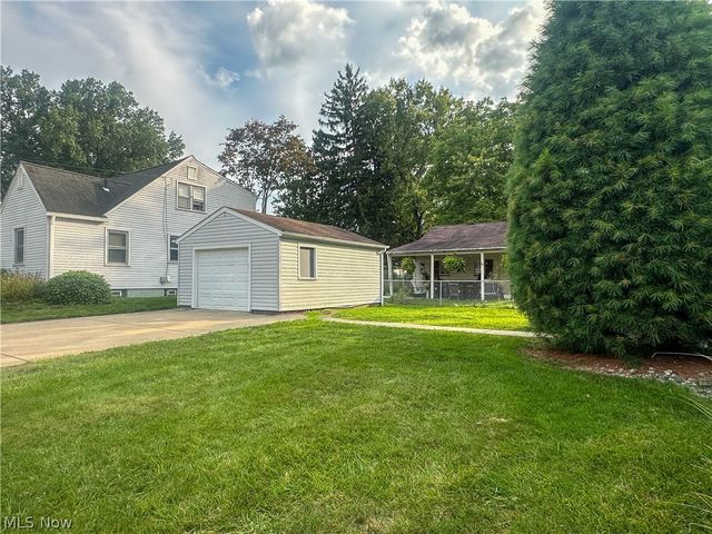 78 Helen Avenue, Niles, OH 44446