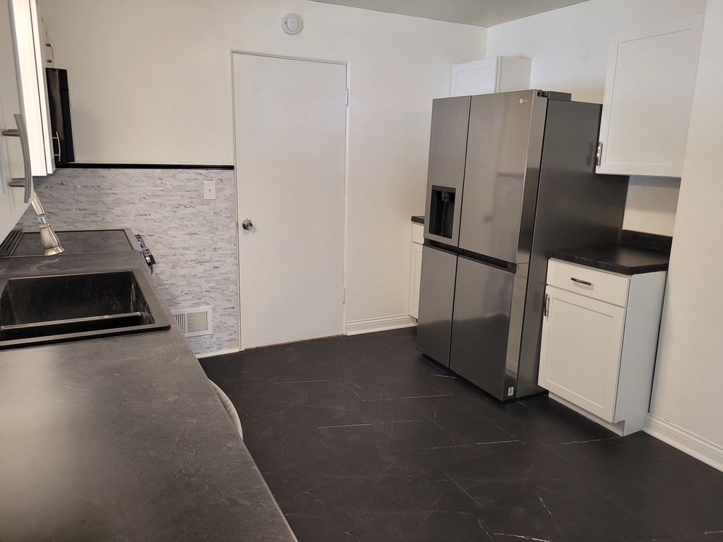 Image 11 of property listing at 507 N 12th Street, Mt Vernon, IL 62864