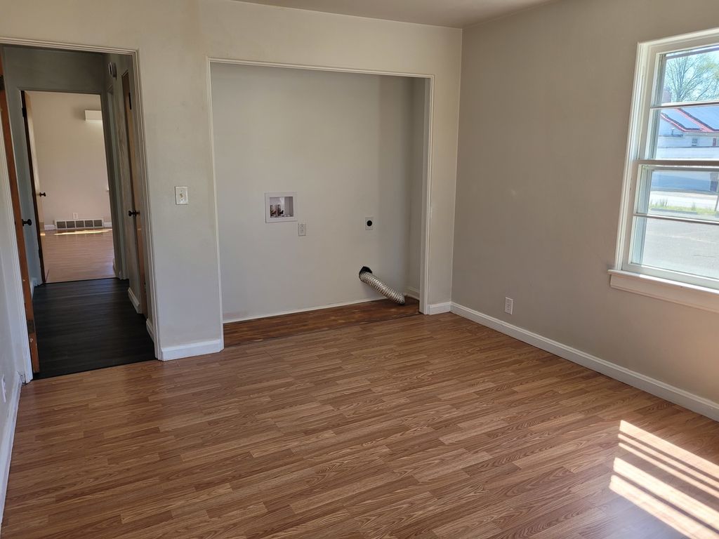 Image 15 of property listing at 507 N 12th Street, Mt Vernon, IL 62864