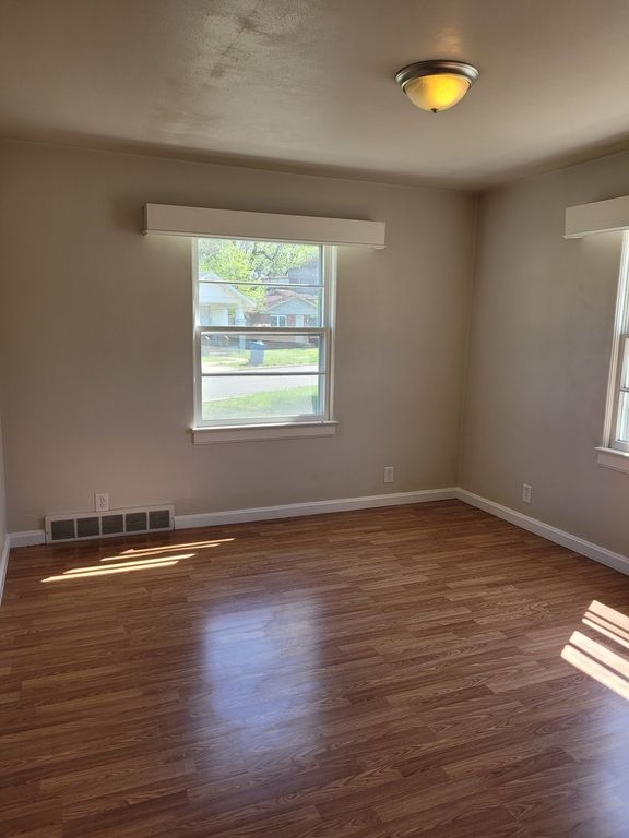 Image 16 of property listing at 507 N 12th Street, Mt Vernon, IL 62864