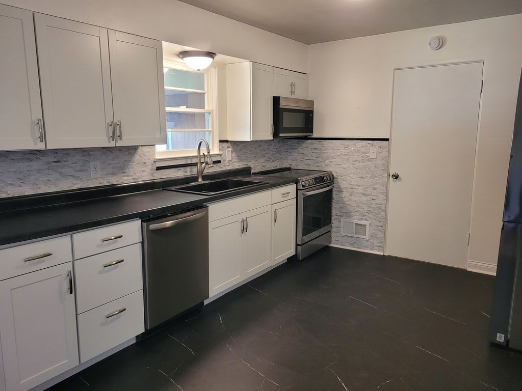 Image 10 of property listing at 507 N 12th Street, Mt Vernon, IL 62864