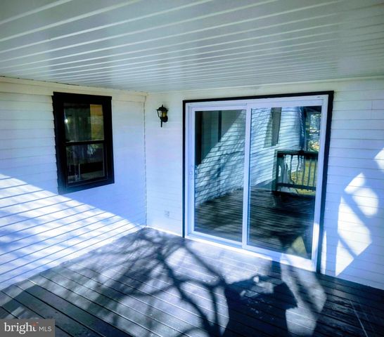 102 VALLEY GREEN DR, Coatesville, PA 19320