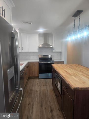 102 VALLEY GREEN DR, Coatesville, PA 19320