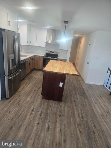 102 VALLEY GREEN DR, Coatesville, PA 19320