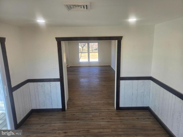 102 VALLEY GREEN DR, Coatesville, PA 19320