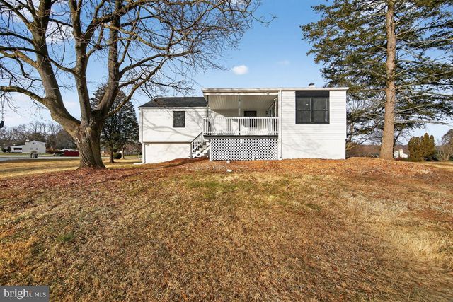 102 VALLEY GREEN DR, Coatesville, PA 19320