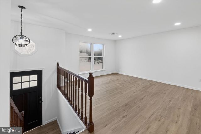 102 VALLEY GREEN DR, Coatesville, PA 19320