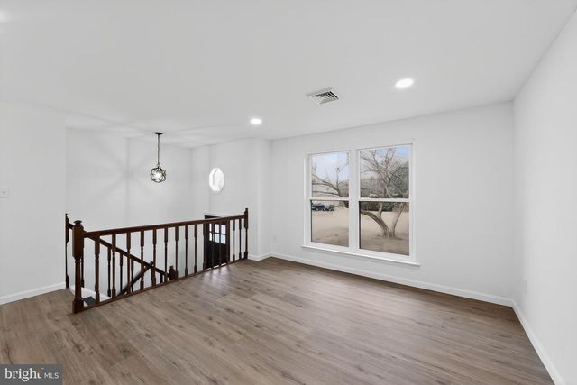 102 VALLEY GREEN DR, Coatesville, PA 19320