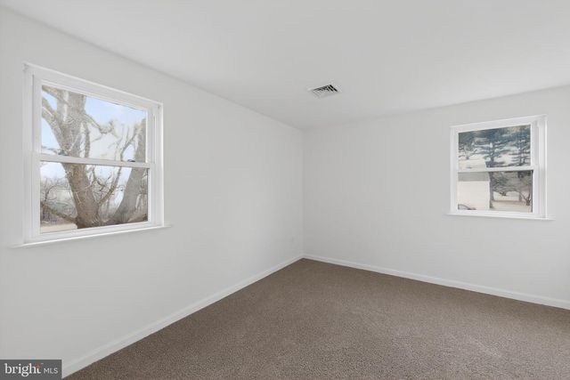 102 VALLEY GREEN DR, Coatesville, PA 19320