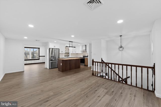 102 VALLEY GREEN DR, Coatesville, PA 19320