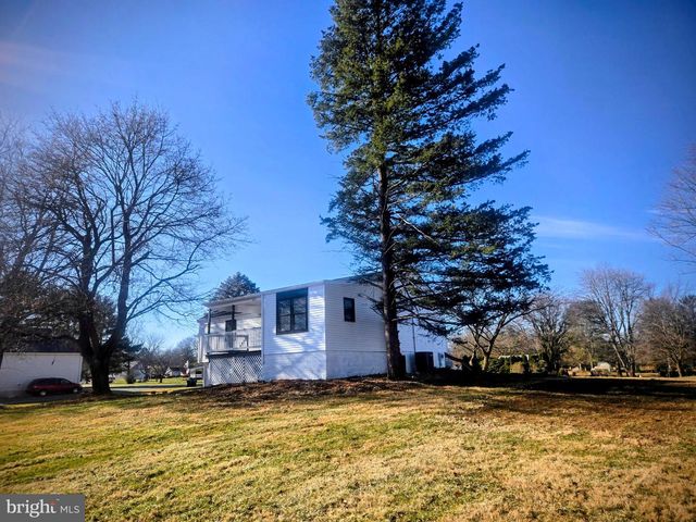 102 VALLEY GREEN DR, Coatesville, PA 19320