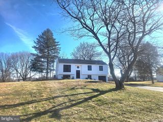 102 VALLEY GREEN DR, Coatesville, PA 19320