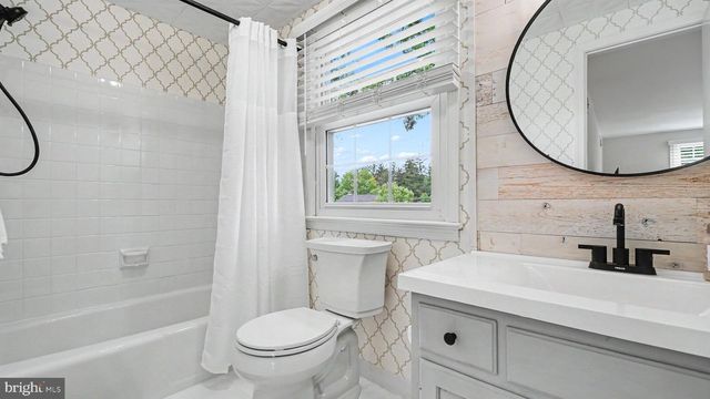 176 GWYNEDD MANOR RD, North Wales, PA 19454