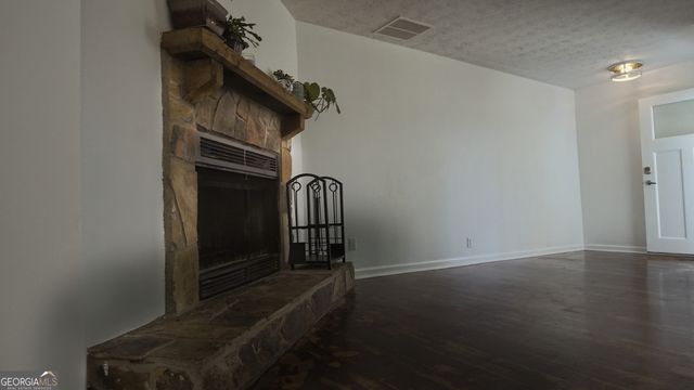 135 Dixie Lane, Covington, GA 30014