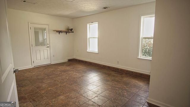 135 Dixie Lane, Covington, GA 30014