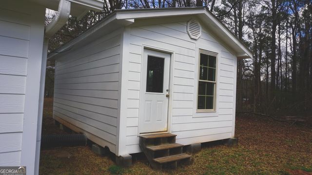 135 Dixie Lane, Covington, GA 30014