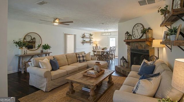 135 Dixie Lane, Covington, GA 30014