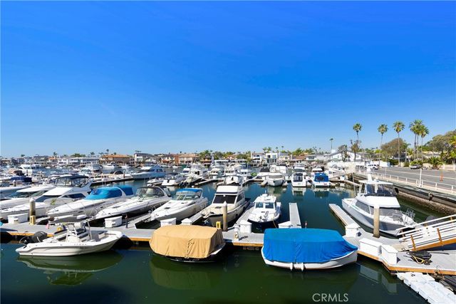 4167 Warner 105, Huntington Beach, CA 92649