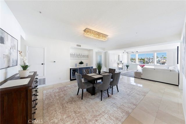 4167 Warner 105, Huntington Beach, CA 92649