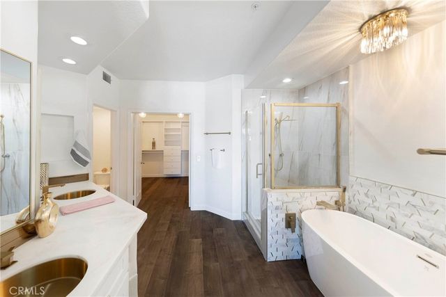 4167 Warner 105, Huntington Beach, CA 92649