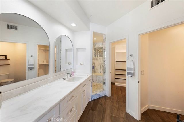 4167 Warner 105, Huntington Beach, CA 92649