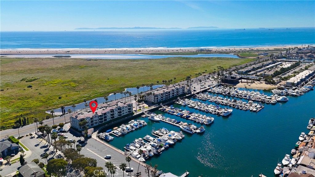 4167 Warner 105, Huntington Beach, CA 92649