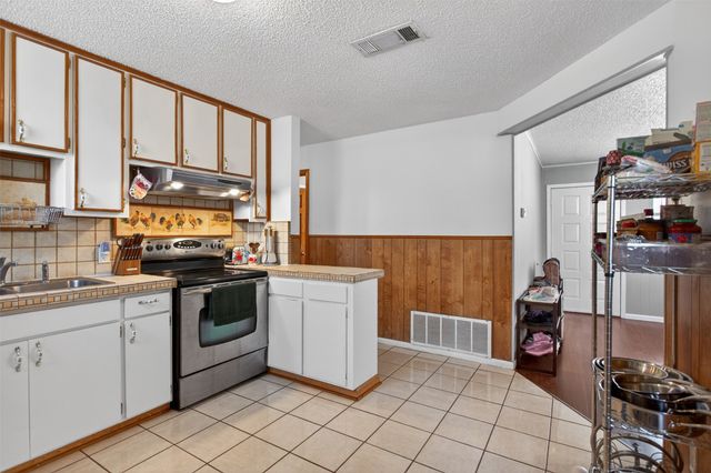 7701 Buck Street, North Richland Hills, TX 76182