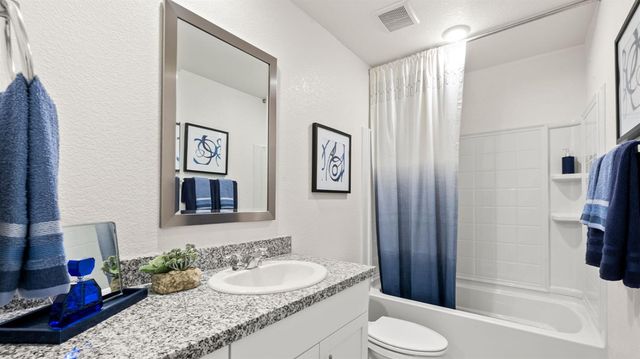 2181 Pioneer Dr, Yuba City, CA 95993