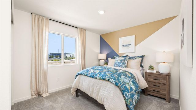 2181 Pioneer Dr, Yuba City, CA 95993
