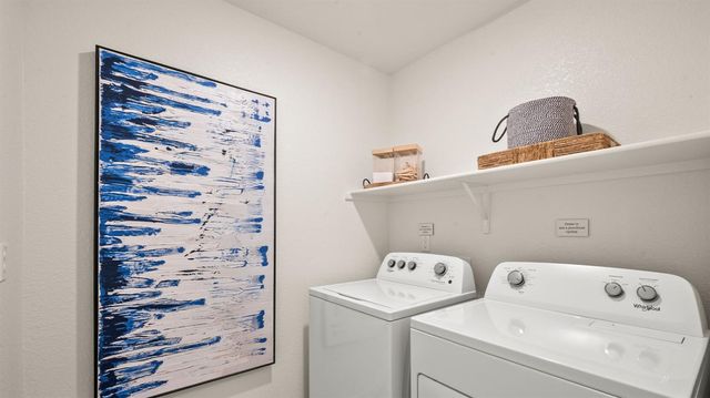 2181 Pioneer Dr, Yuba City, CA 95993