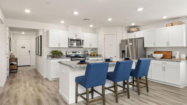 2181 Pioneer Dr, Yuba City, CA 95993