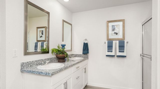 2181 Pioneer Dr, Yuba City, CA 95993
