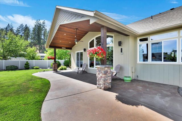 202 E Alexa Ct, Spokane, WA 99208