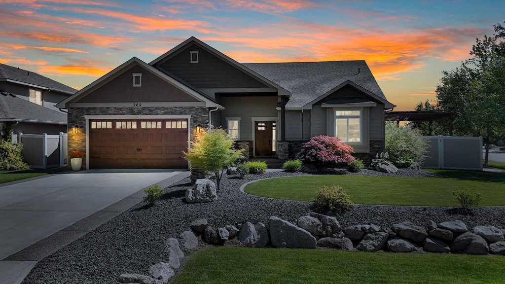 202 E Alexa Ct, Spokane, WA 99208