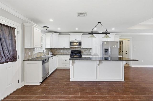 504 Hanna Street, Iowa, LA 70647