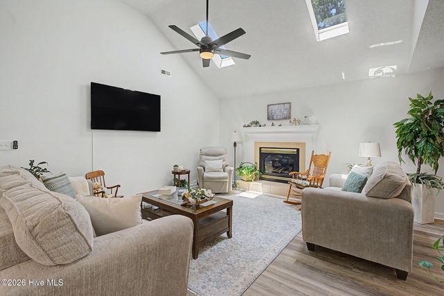 430 Hampton Street NW, Calabash, NC 28467
