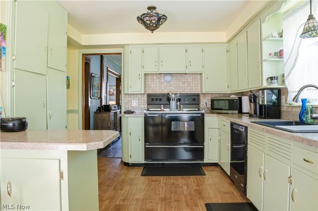 323 E Prospect Street, Girard, OH 44420