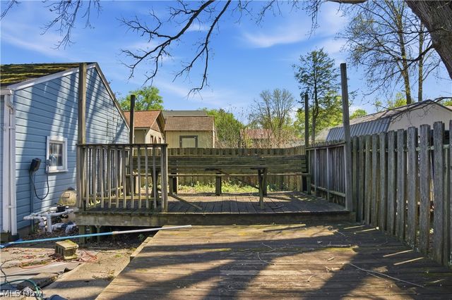 323 E Prospect Street, Girard, OH 44420