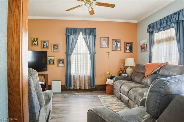 323 E Prospect Street, Girard, OH 44420