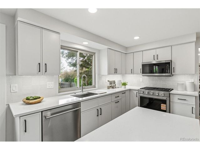 7588 S Quay Ct, Littleton, CO 80128