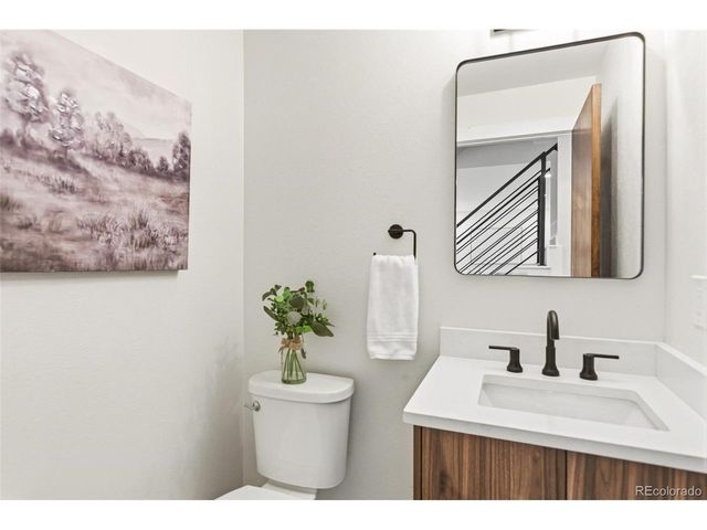 7588 S Quay Ct, Littleton, CO 80128