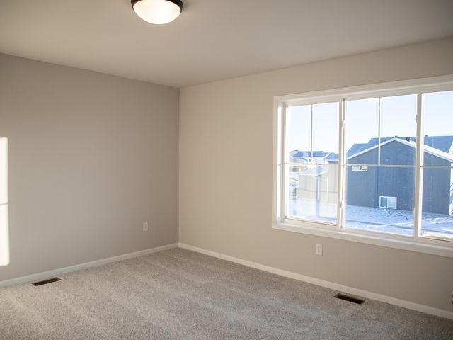 1187 Rachel Drive W, West Fargo, ND 58002