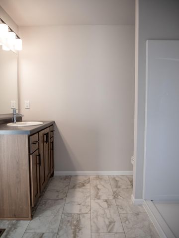 1187 Rachel Drive W, West Fargo, ND 58002