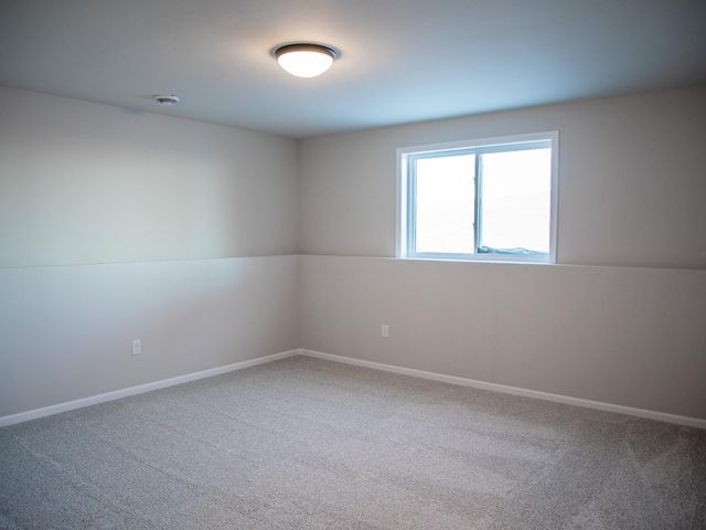 1187 Rachel Drive W, West Fargo, ND 58002